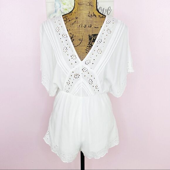Amuse Society Anderson Eyelet V-neck Romper White XS - Picture 1 of 15